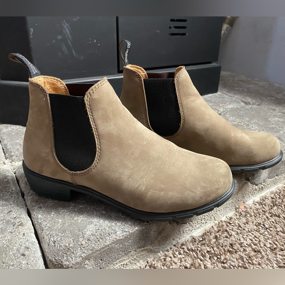 Blundstone ankle Booties Style #1974 Stone Nubuck AU Size 5.0 US Size 8.0M - NWT